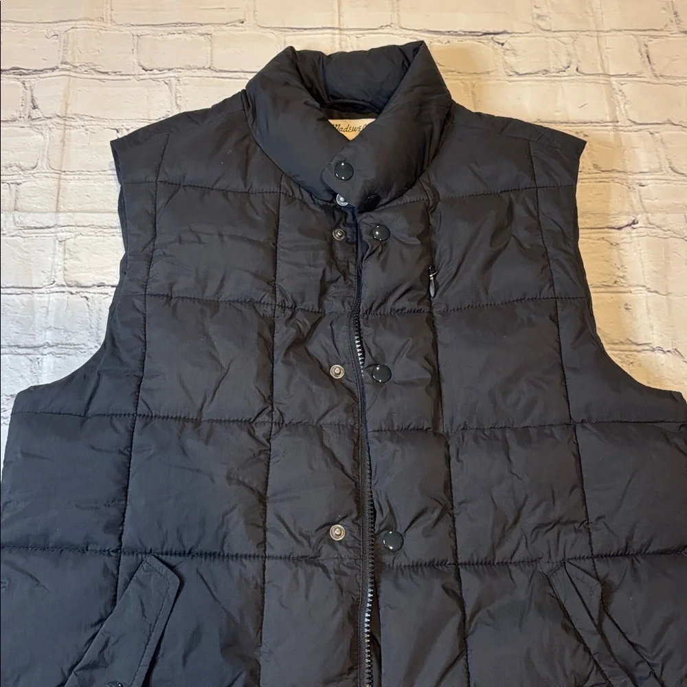 Madewell Quilted Puffer Vest - Picture 4 of 16